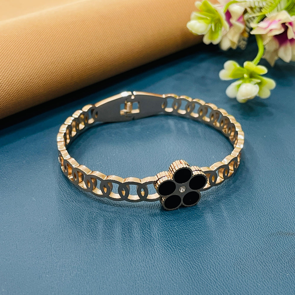 Timeless rose gold bracelet with a slim bar design, adding elegance to any outfit.