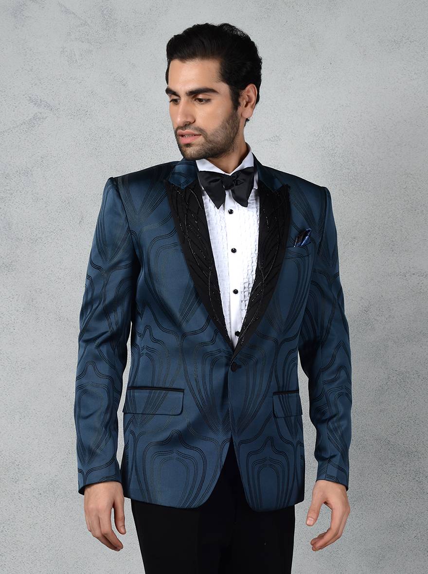 JadeBlue's blue men's suit with a sophisticated jacquard pattern and regular fit, perfect for receptions.