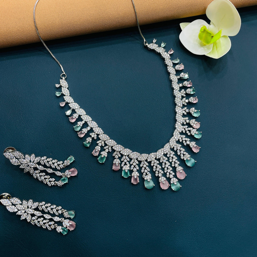 Glamorous jewelry set for brides, perfect for special moments.