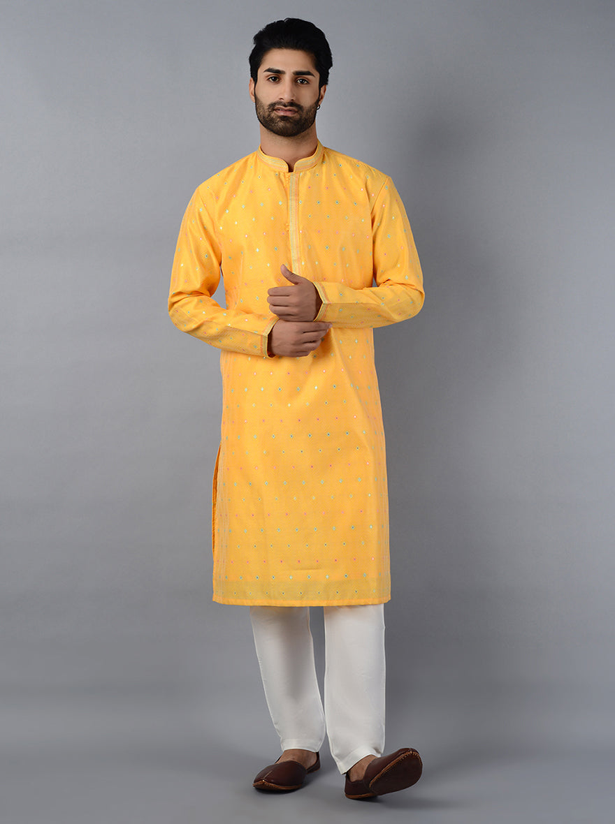 Pair it with white pajama for a stunning festive look at gatherings and celebrations!