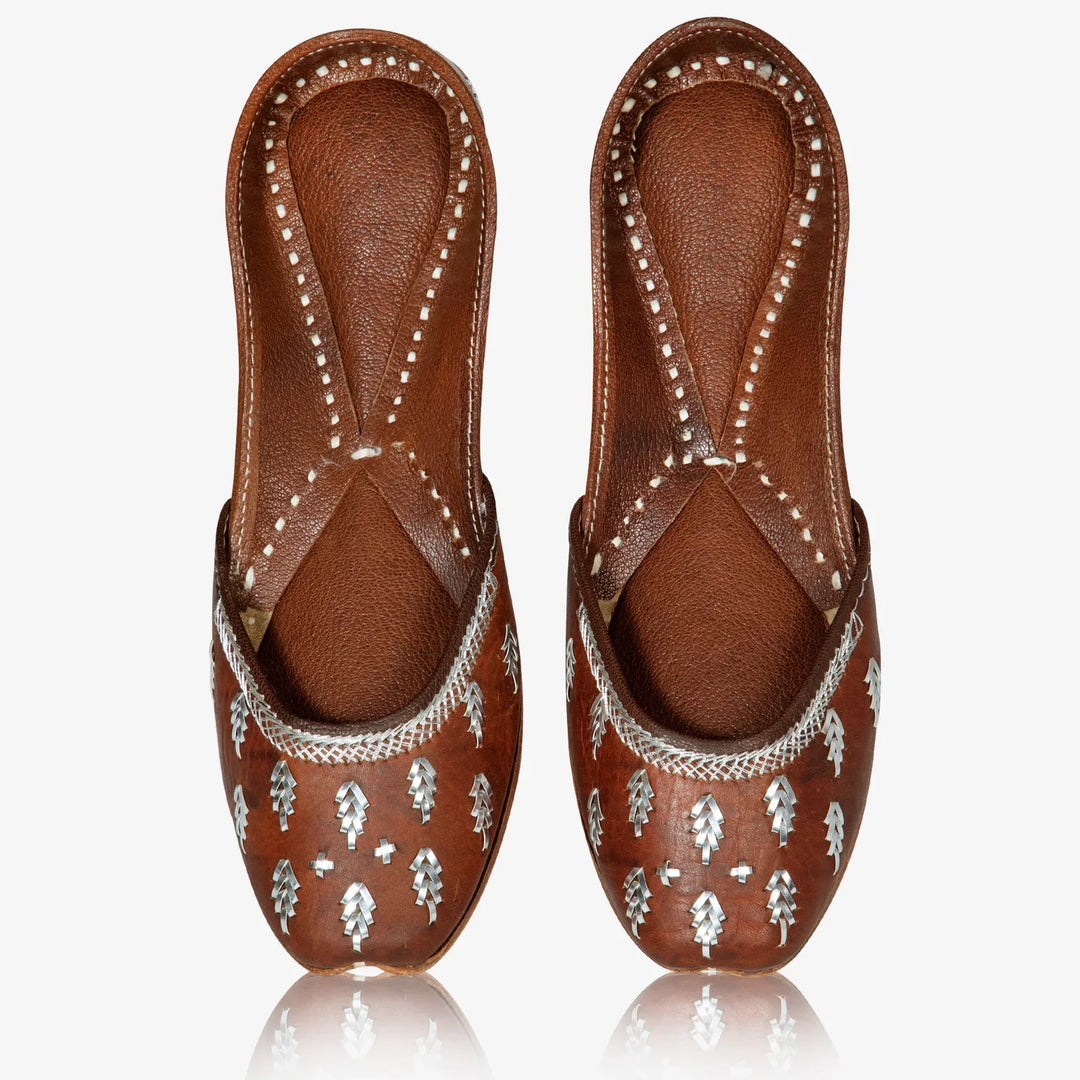 Mukesh Work Leaf Pattern Jutti | Handcrafted Leather Footwear for Men