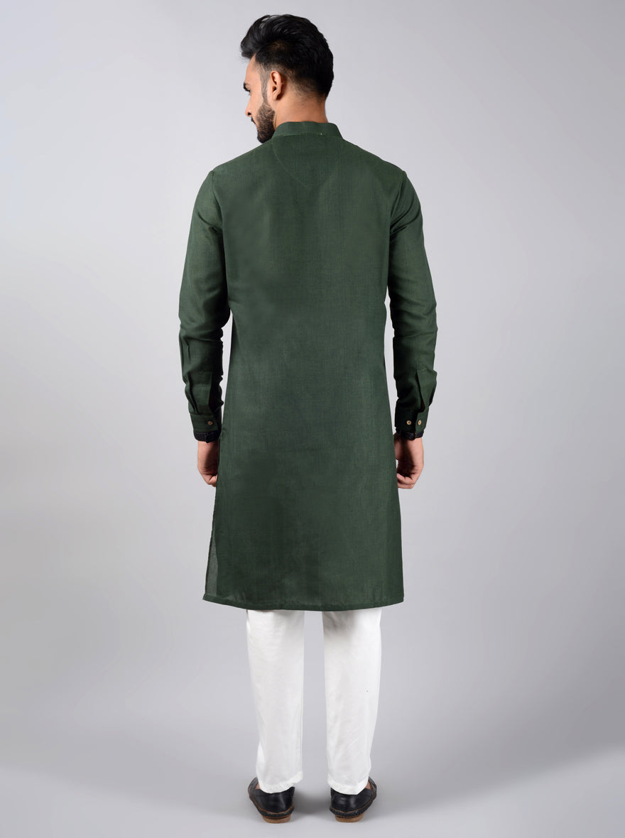 Crafted for comfort, this kurta set is ideal for special occasions.