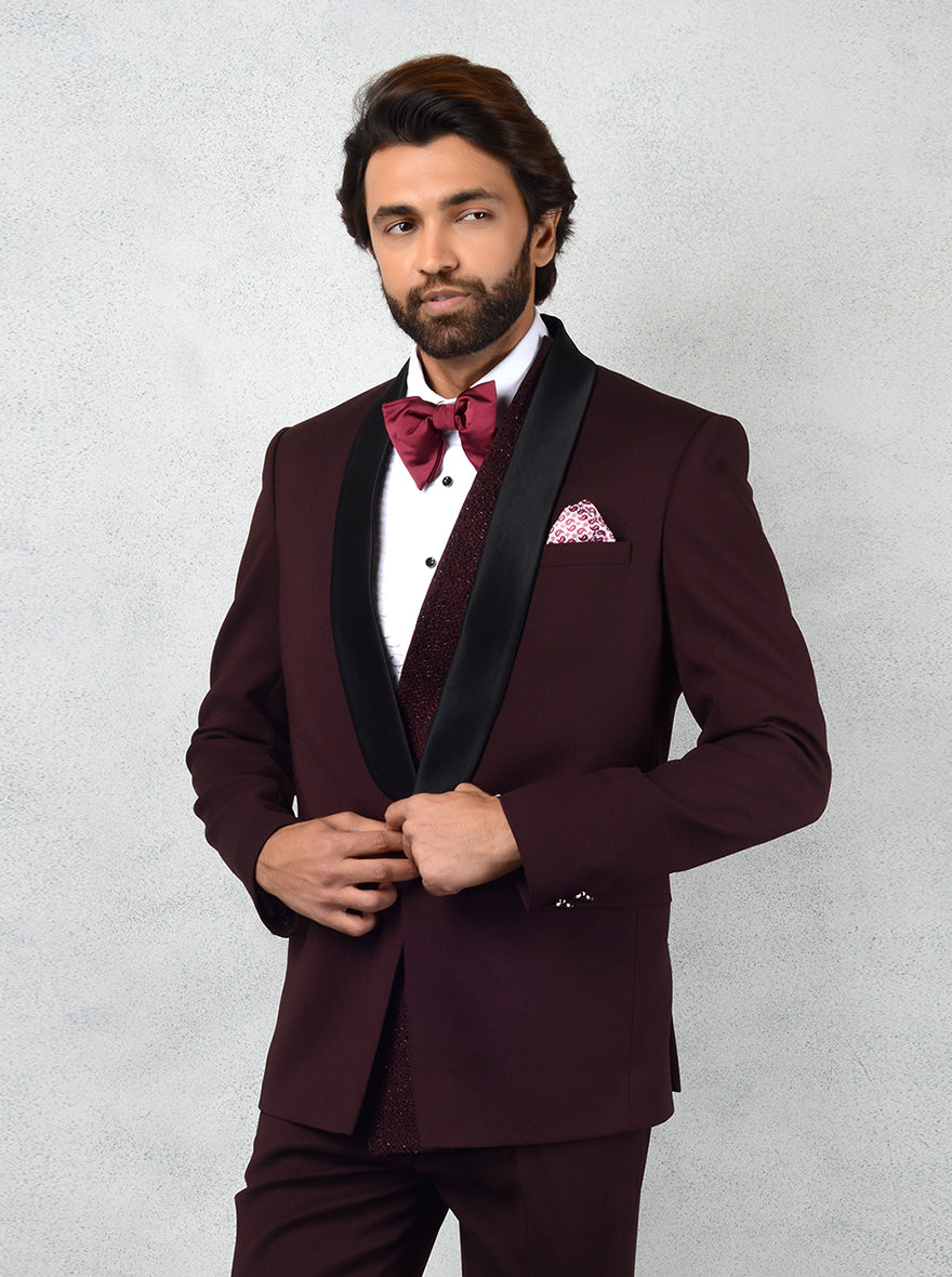 Stylish wine suit, a comfortable tuxedo perfect for weddings and special days, ensuring a sophisticated and elegant look.