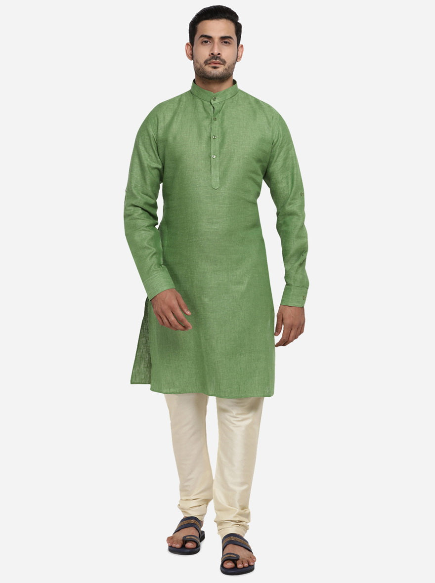 Elegant green kurta set, perfect for enhancing your casual wardrobe.