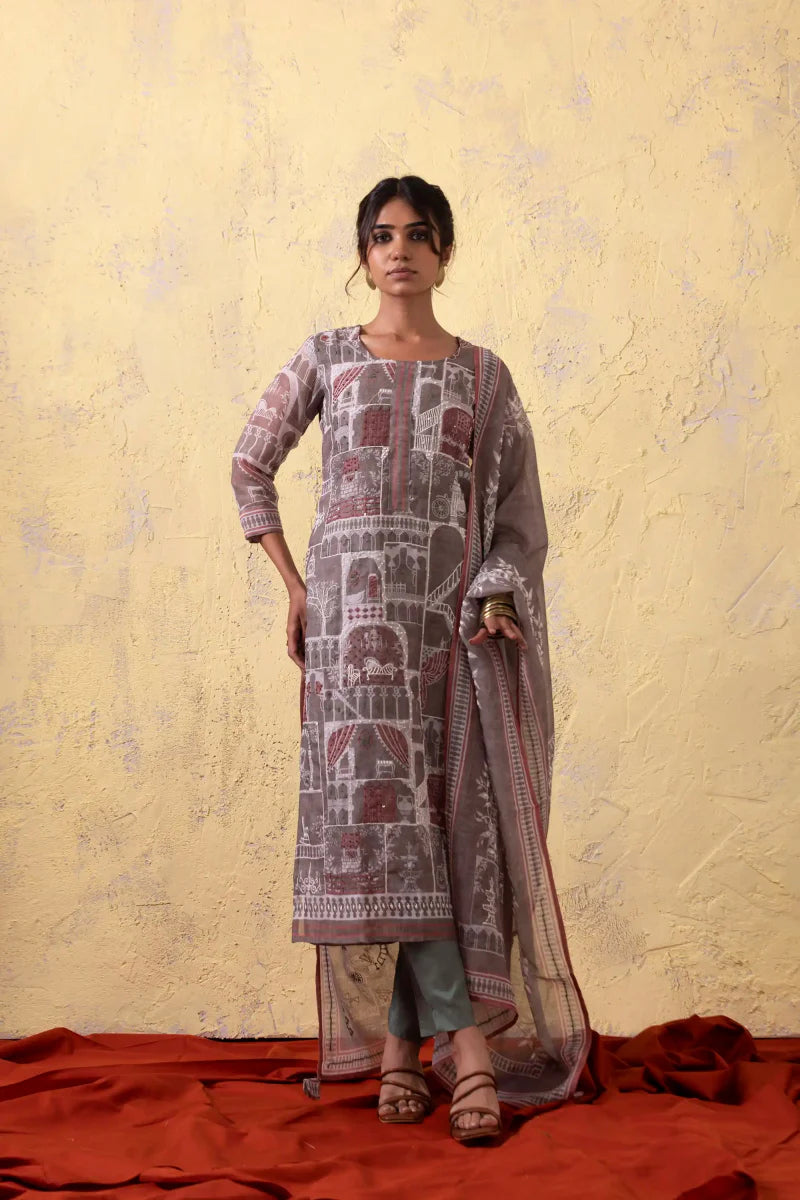 PAYAL Kurta Suit Set with Intricate Thread work Design - Payal