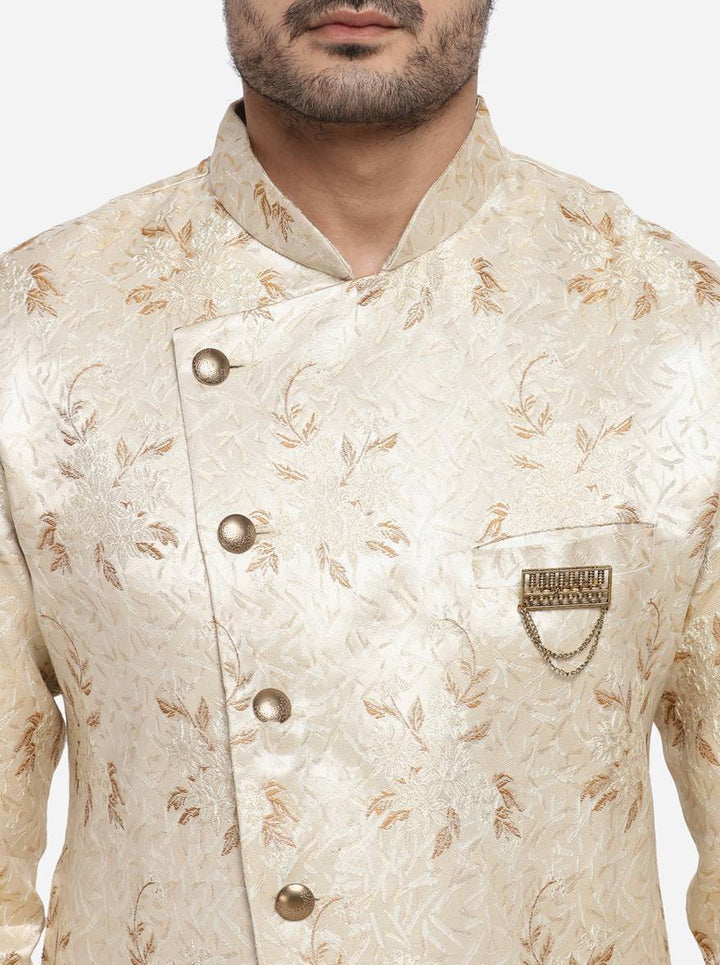 Step out in style with the Printed Cream & Brown Semi Indowestern, a must-have for men looking to elevate their ethnic wear in the USA.