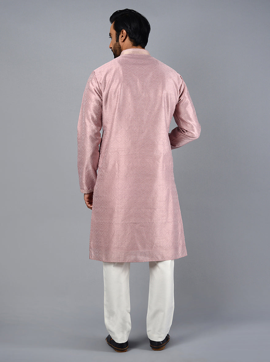 Stylish onion pink kurta set crafted from silk jacquard, perfect for enhancing your ethnic wardrobe in the USA.