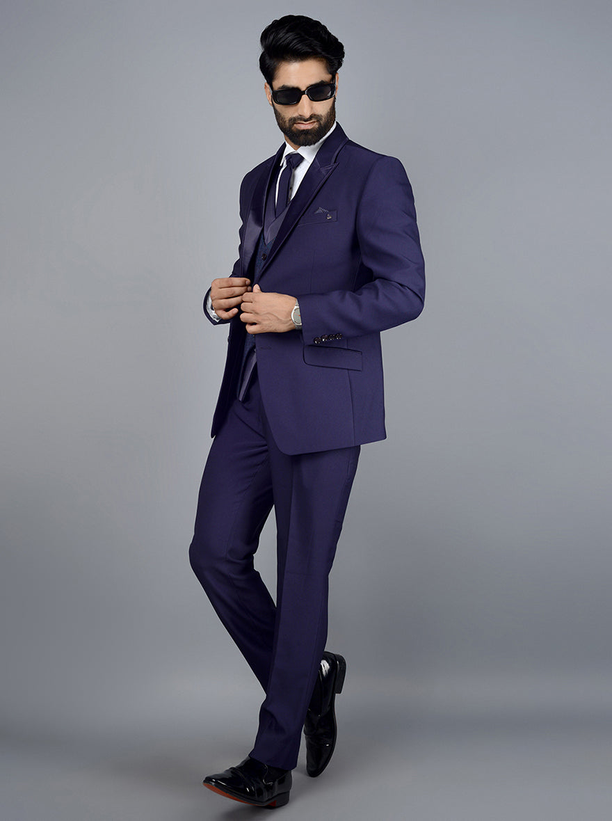 Elegant vibrant purple suit for men, perfect for weddings and proms, ensuring a standout appearance at special occasions.