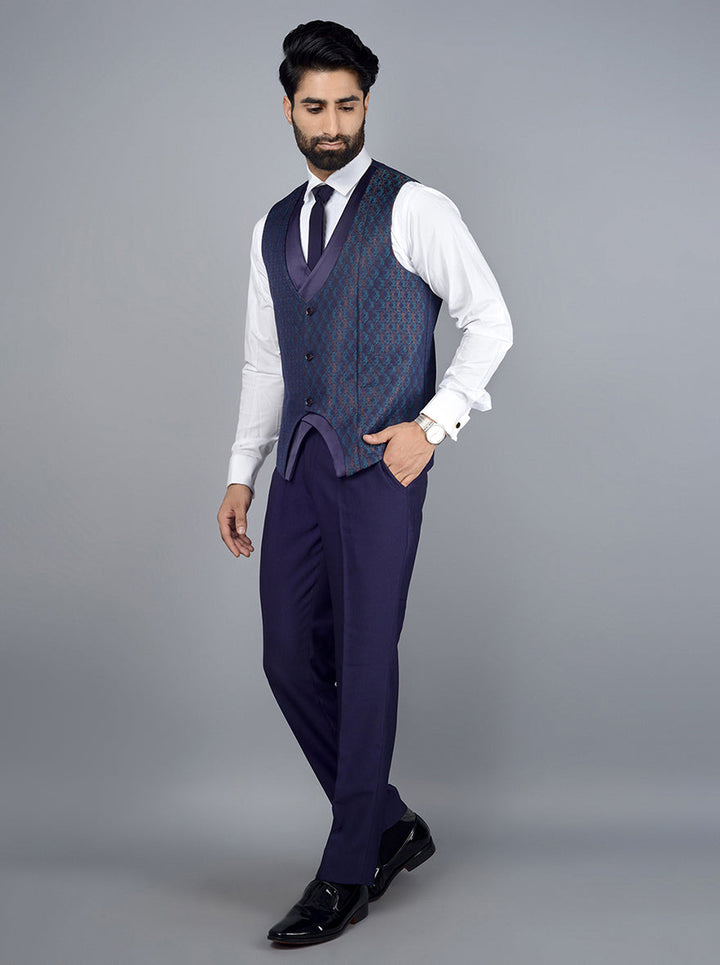 High-quality vibrant purple suit tailored for men, ideal for proms and weddings, combining elegance and modern style.