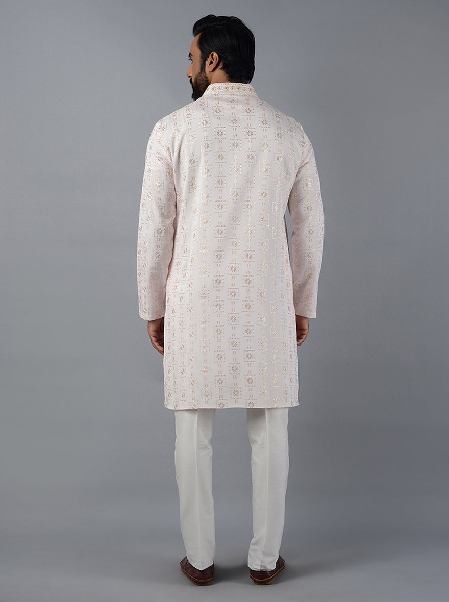 Stylish pink kurta set designed for comfort and elegance, perfect for enhancing your festive wardrobe in the USA.