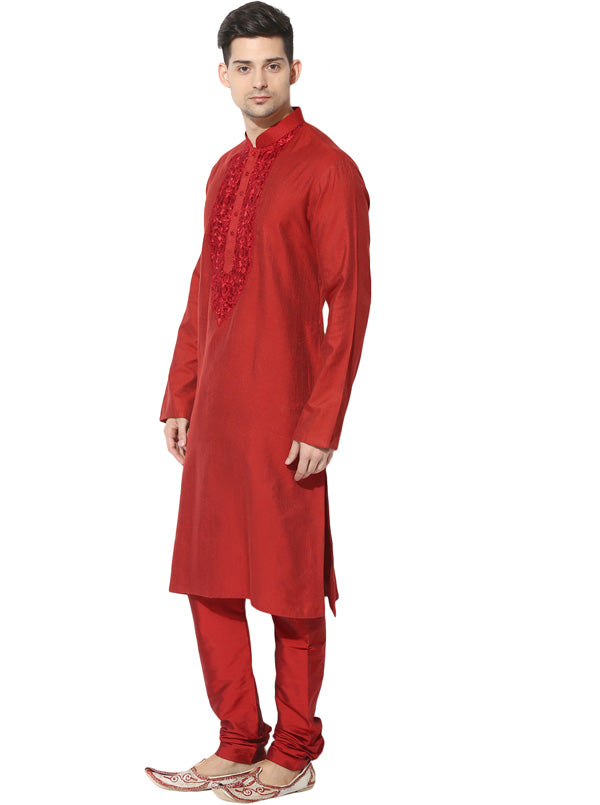 Stand out with this luxurious maroon kurta pajama set for men, ideal for USA celebrations.