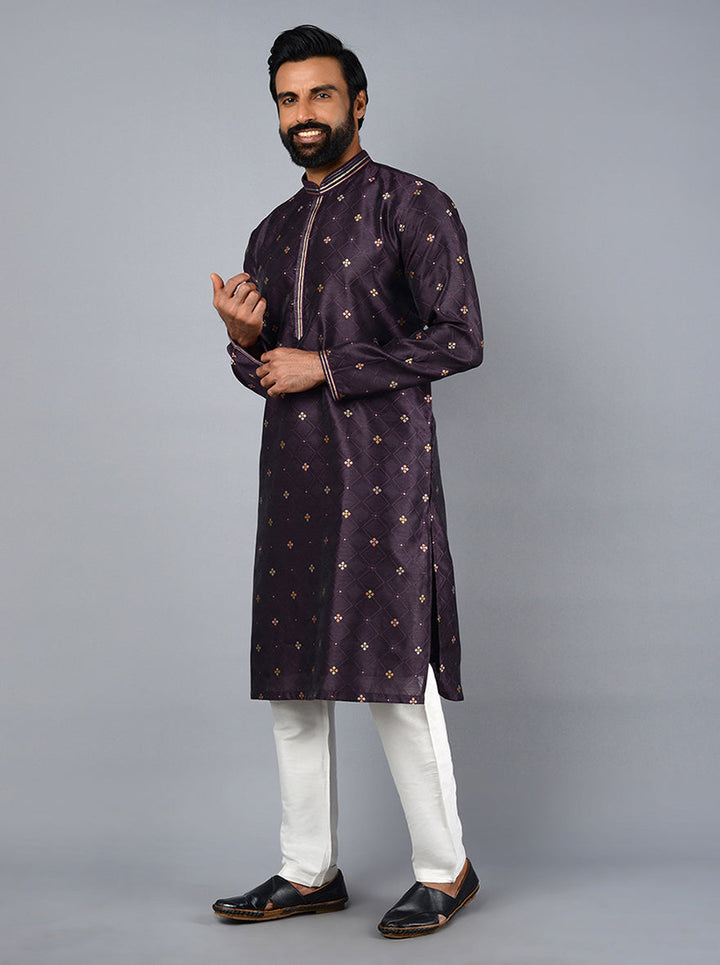 Stylish purple kurta set crafted from silk jacquard, designed for comfort and elegance during celebrations in the USA.