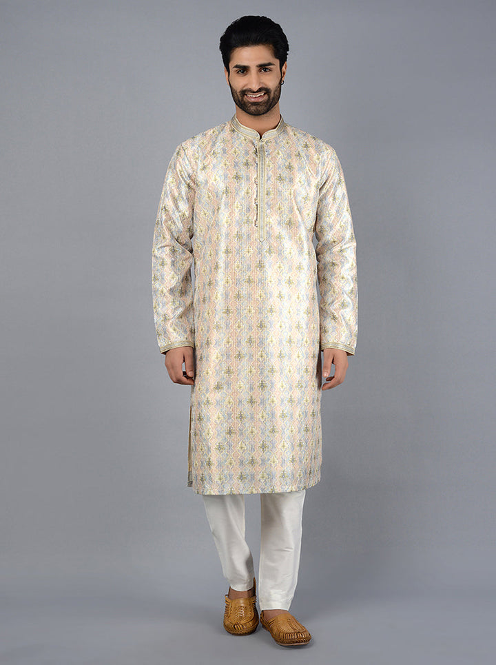 Elegant green kurta set featuring full sleeves and beautiful embroidery, perfect for special events in the USA.