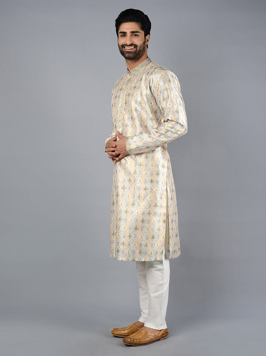 Chic green kurta set crafted for comfort and style, designed for enhancing your festive wardrobe in the USA.